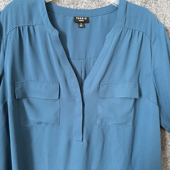 Torrid Harper 3/4 Sleeve Blouse Sz L Teal  Front Pockets Pullover Drapey - Picture 3 of 12